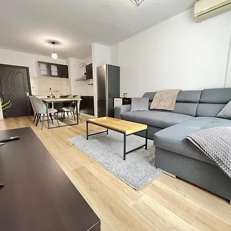 Majestic Apartment